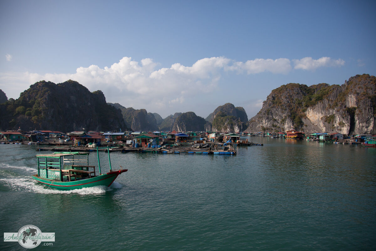 De paseo en bote por Lan Ha bay