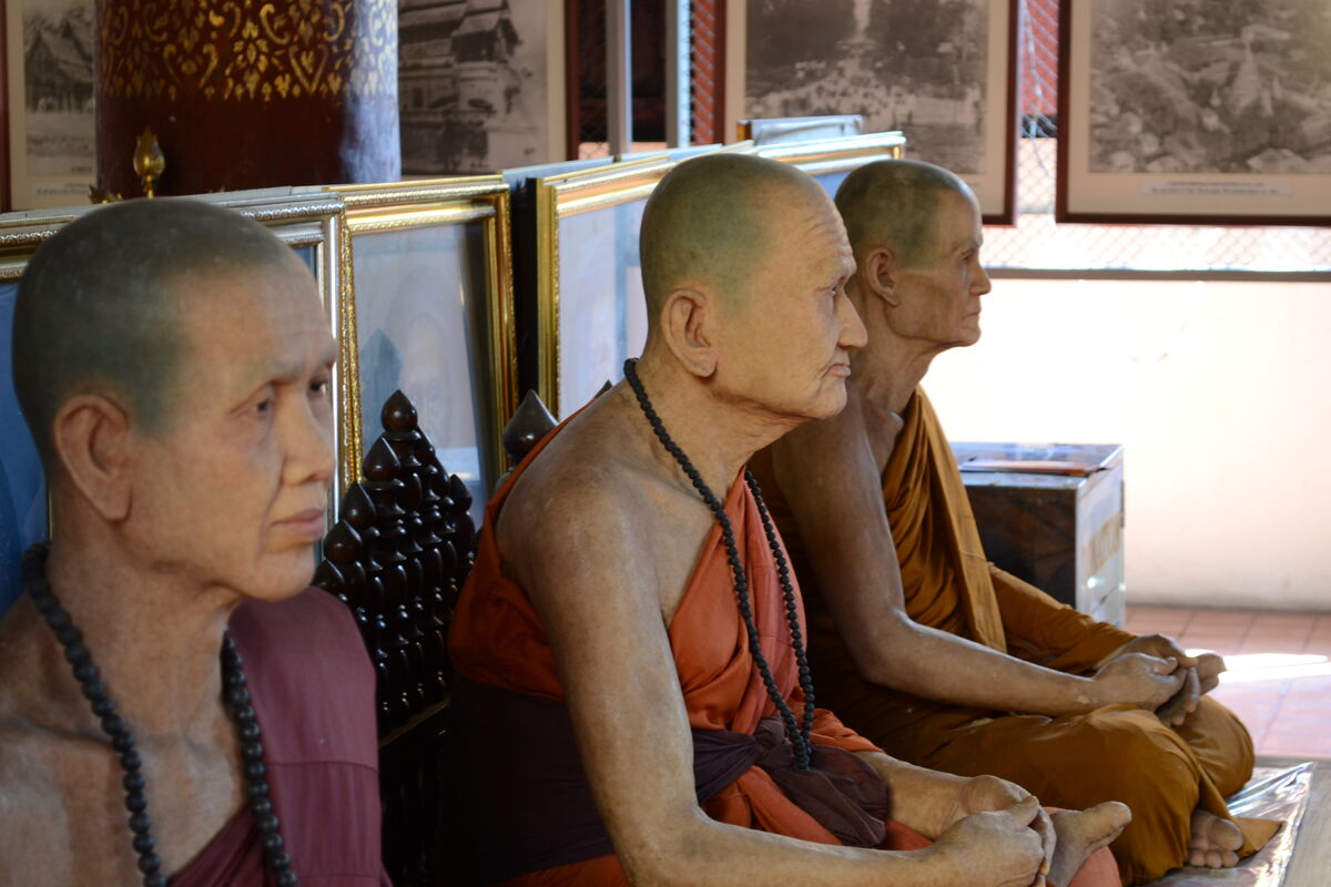 Monjes de cera en Wat Phra Singh
