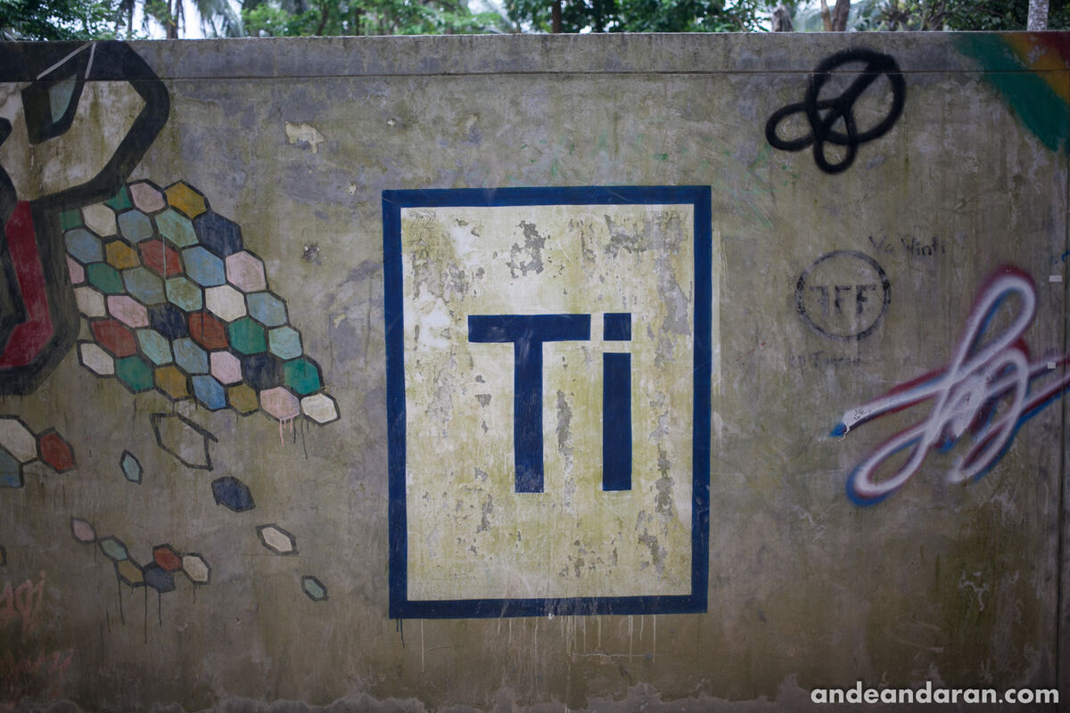 El logo del proyecto Thaitanium, que pretende re-equipar todas las vías de Krabi con titanio
