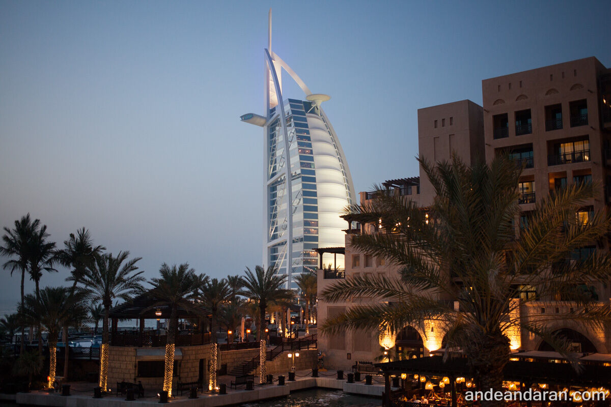 Burj Al Arab y otros hoteles de la zona...